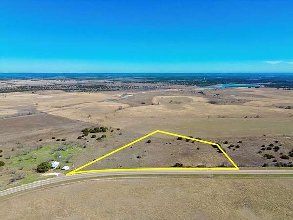 6.75 Acres of Mixed-Use Land for Sale in Jonesboro, Texas