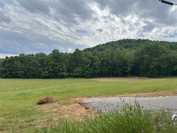 6 Acres of Land for Sale in Sparta, Tennessee