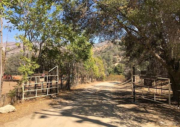 10 Acres of Land for Sale in Caliente, California