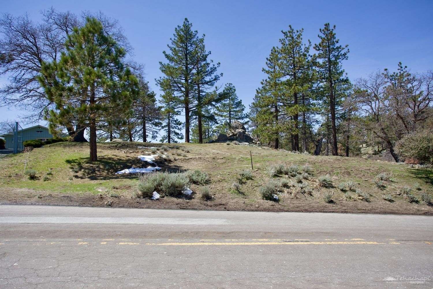 1.69 Acres of Residential Land for Sale in Tehachapi, California