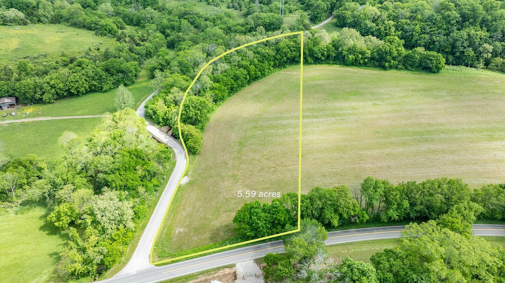 5.59 Acres of Agricultural Land for Sale in Santa Fe, Tennessee