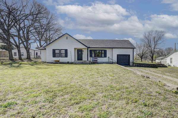 2 Acres of Land with Home for Sale in Arkansas City, Kansas