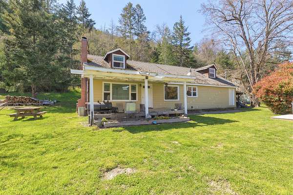 2.32 Acres of Residential Land with Home for Sale in Grants Pass, Oregon