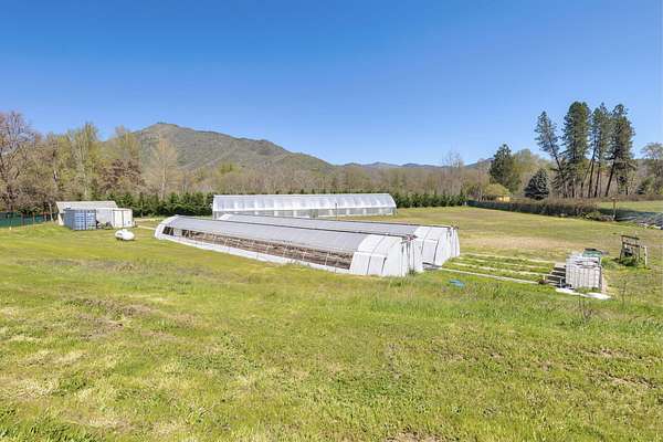 2.42 Acres of Land for Sale in Grants Pass, Oregon