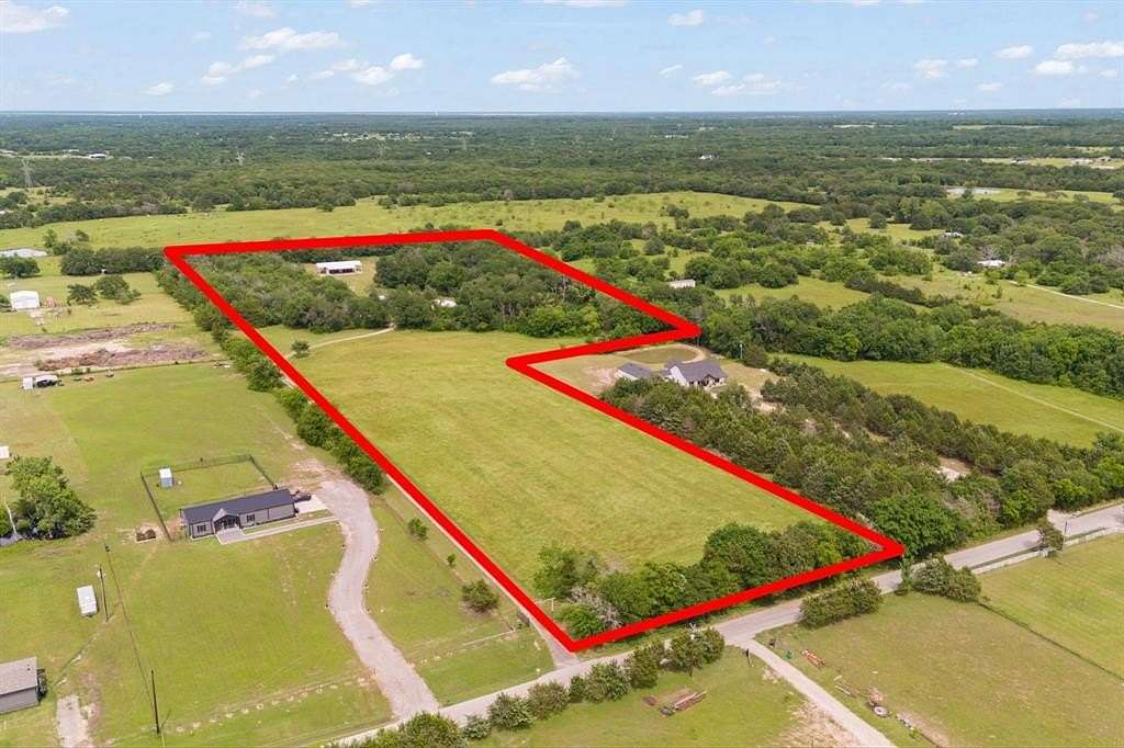 16.2 Acres of Land with Home for Sale in Terrell, Texas