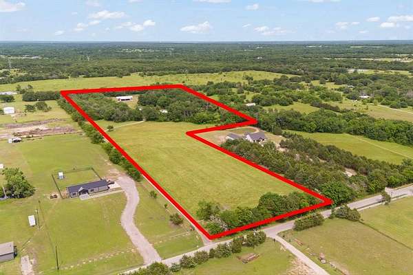 16.2 Acres of Land with Home for Sale in Terrell, Texas