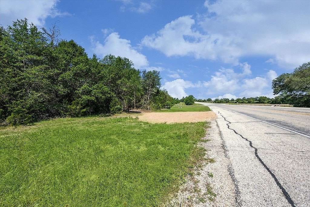 1.58 Acres of Residential Land for Sale in Fayetteville, Texas