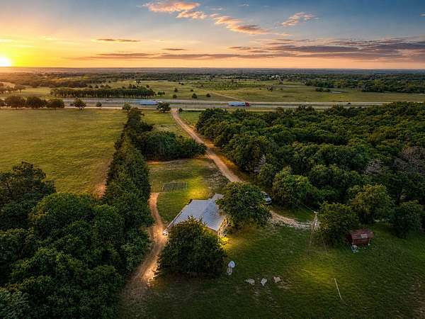 10 Acres of Land for Sale in Bowie, Texas