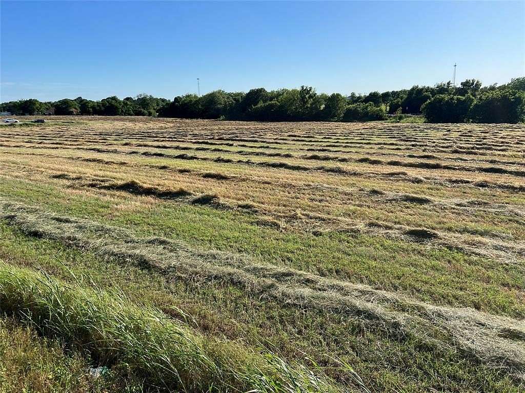 12 Acres of Mixed-Use Land for Sale in Farmersville, Texas
