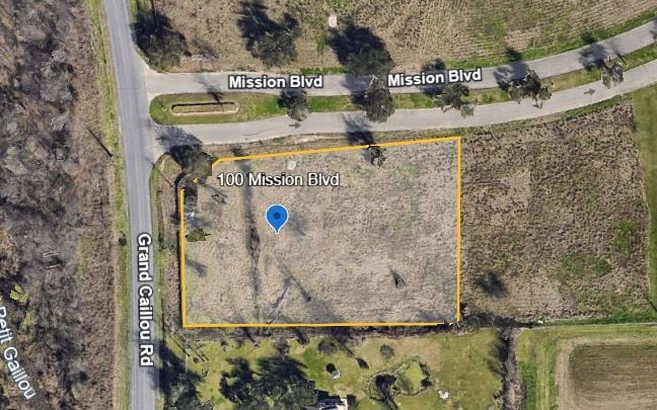 2 Acres of Mixed-Use Land for Sale in Houma, Louisiana