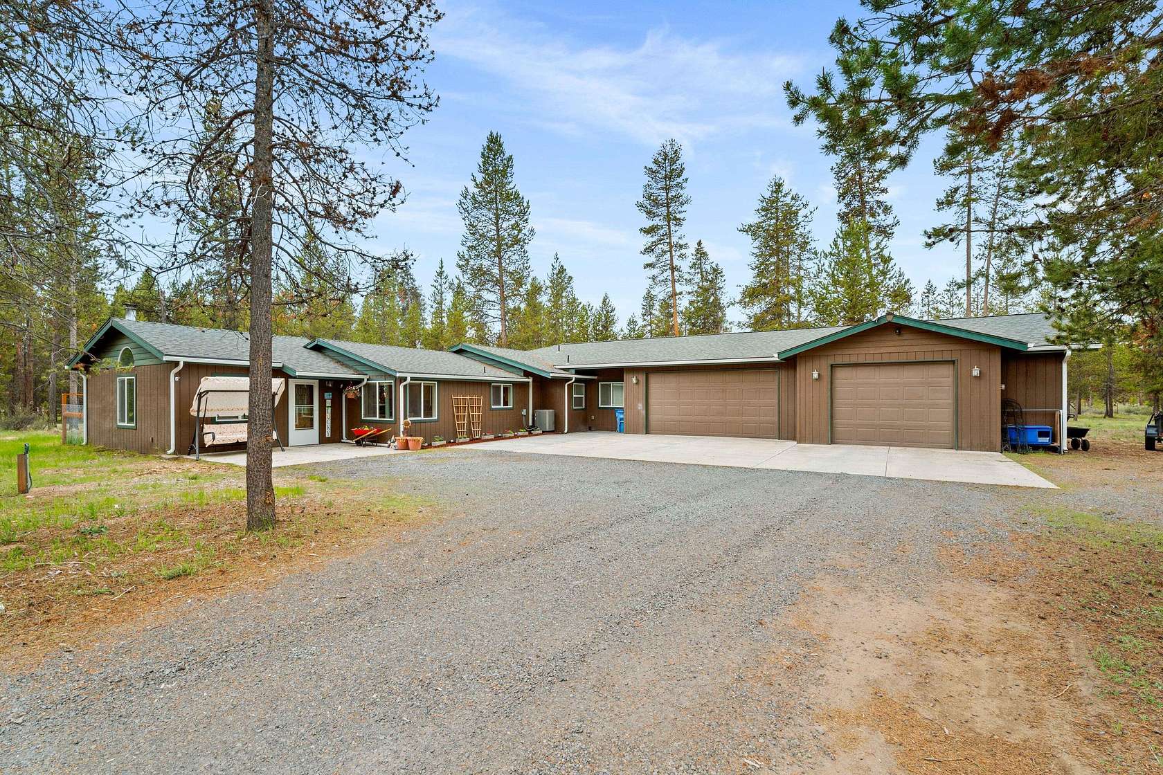 2.27 Acres of Residential Land with Home for Sale in La Pine, Oregon