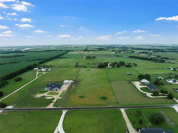 5 Acres of Residential Land for Sale in Lorena, Texas