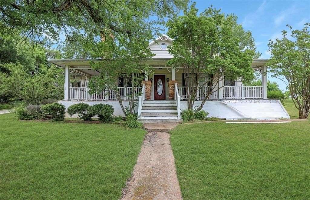 31 Acres of Land with Home for Sale in Farmersville, Texas