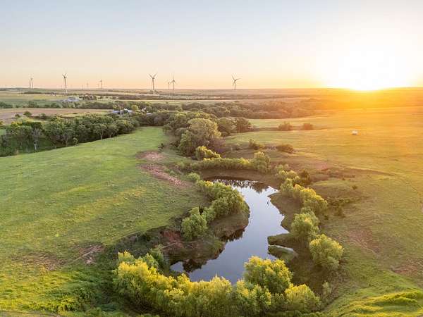 320 Acres of Land with Home for Sale in Weatherford, Oklahoma