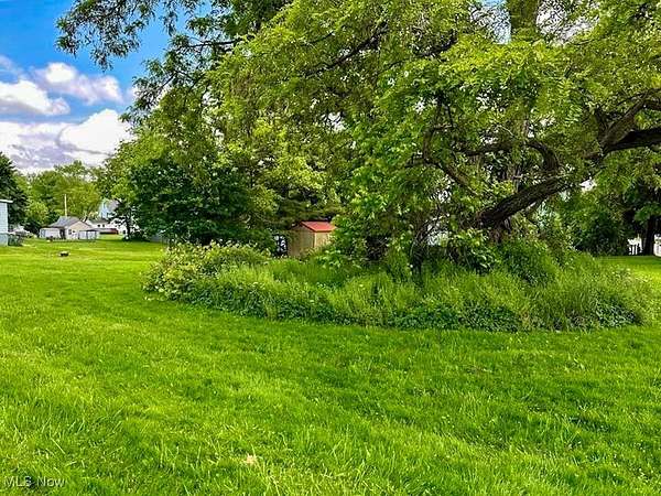 0.26 Acres of Commercial Land for Sale in Girard, Ohio