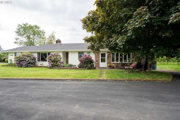 9.27 Acres of Land with Home for Sale in Veneta, Oregon