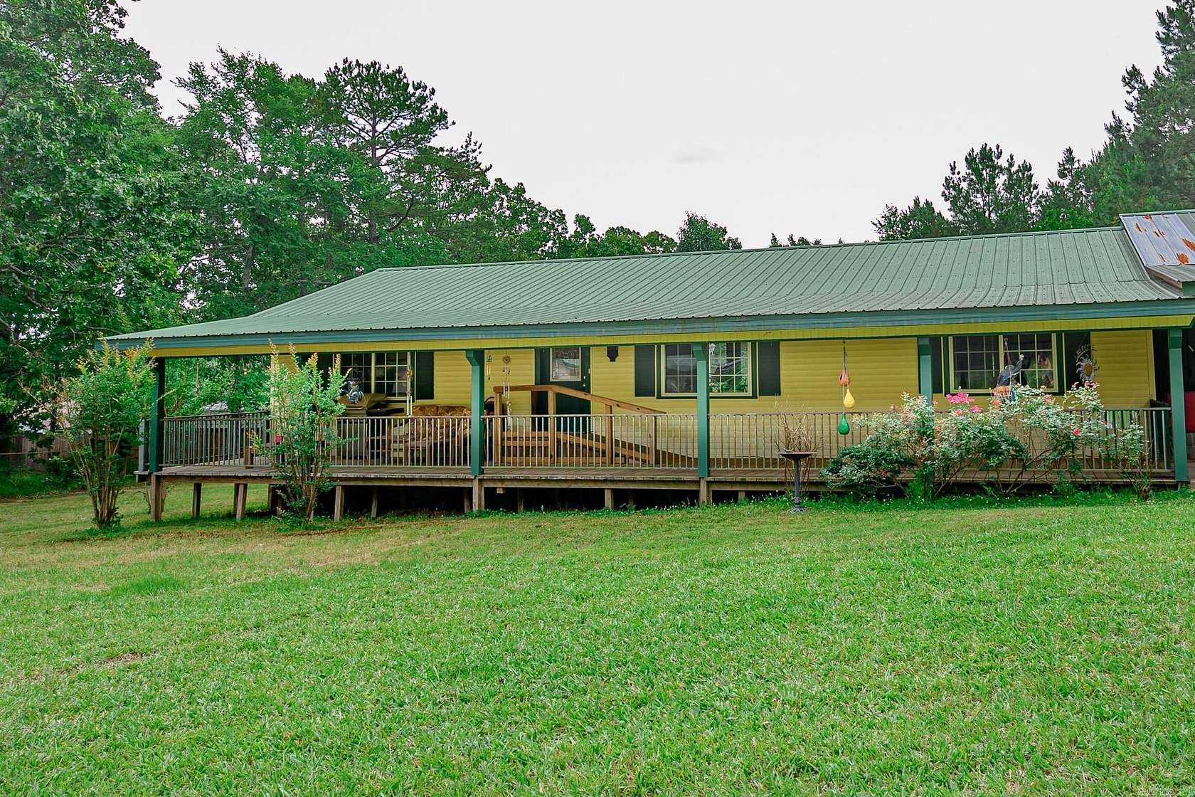 1.88 Acres of Residential Land with Home for Sale in Mena, Arkansas