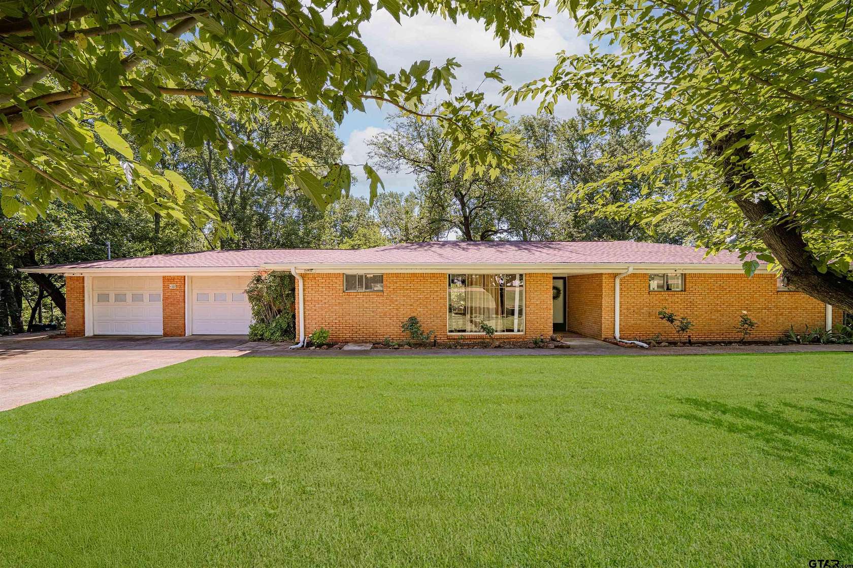 3.66 Acres of Residential Land with Home for Sale in Hughes Springs, Texas