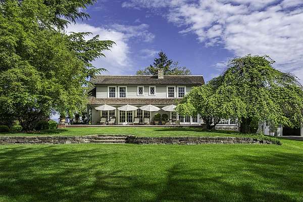 2.18 Acres of Residential Land with Home for Sale in Medford, Oregon