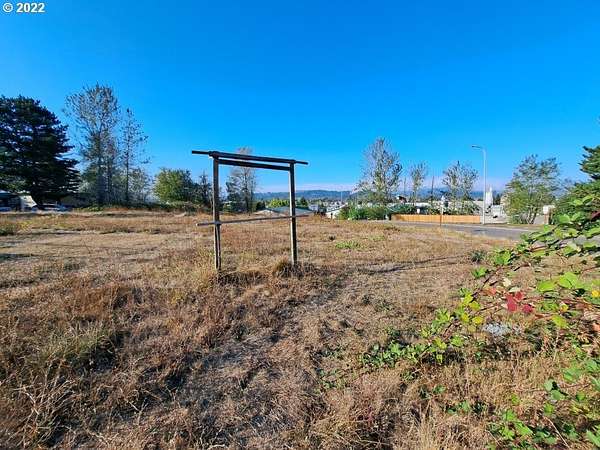 0.76 Acres of Commercial Land for Sale in Wood Village, Oregon