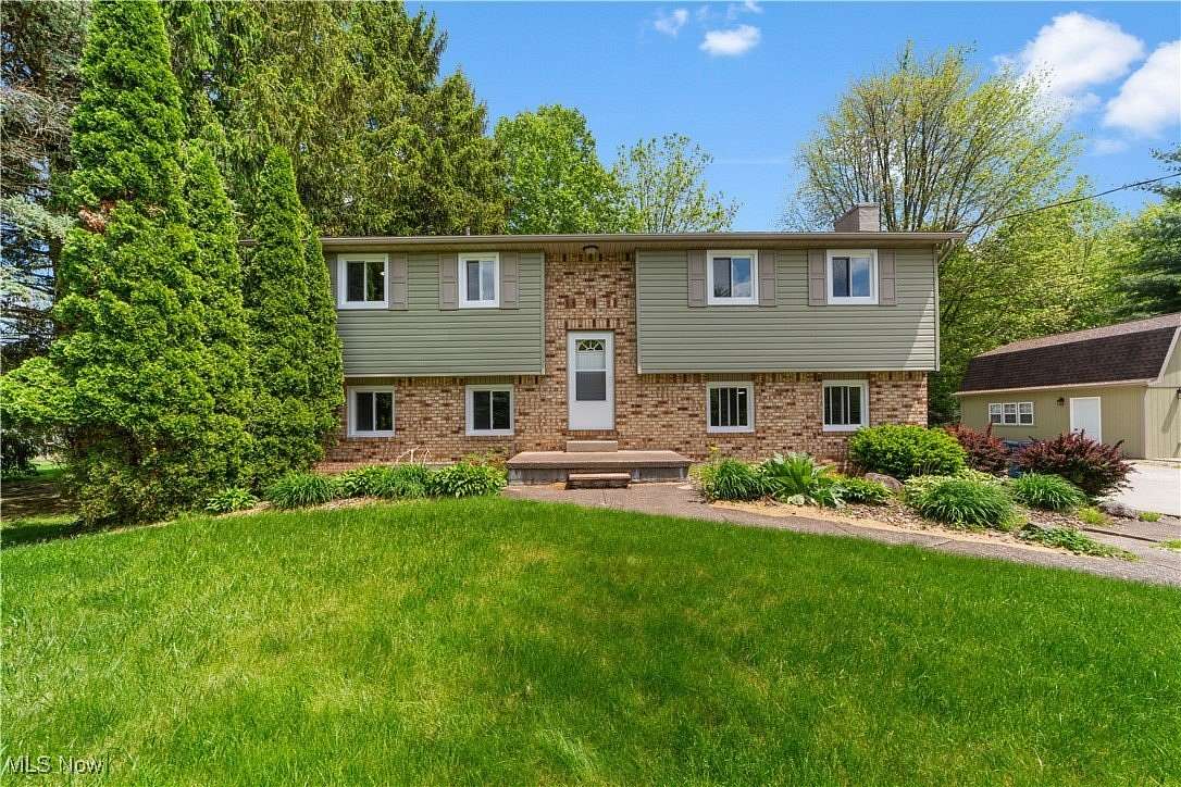 1.6 Acres of Residential Land with Home for Sale in Vermilion, Ohio