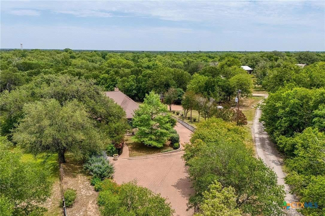 2.84 Acres of Residential Land with Home for Sale in Kingsbury, Texas