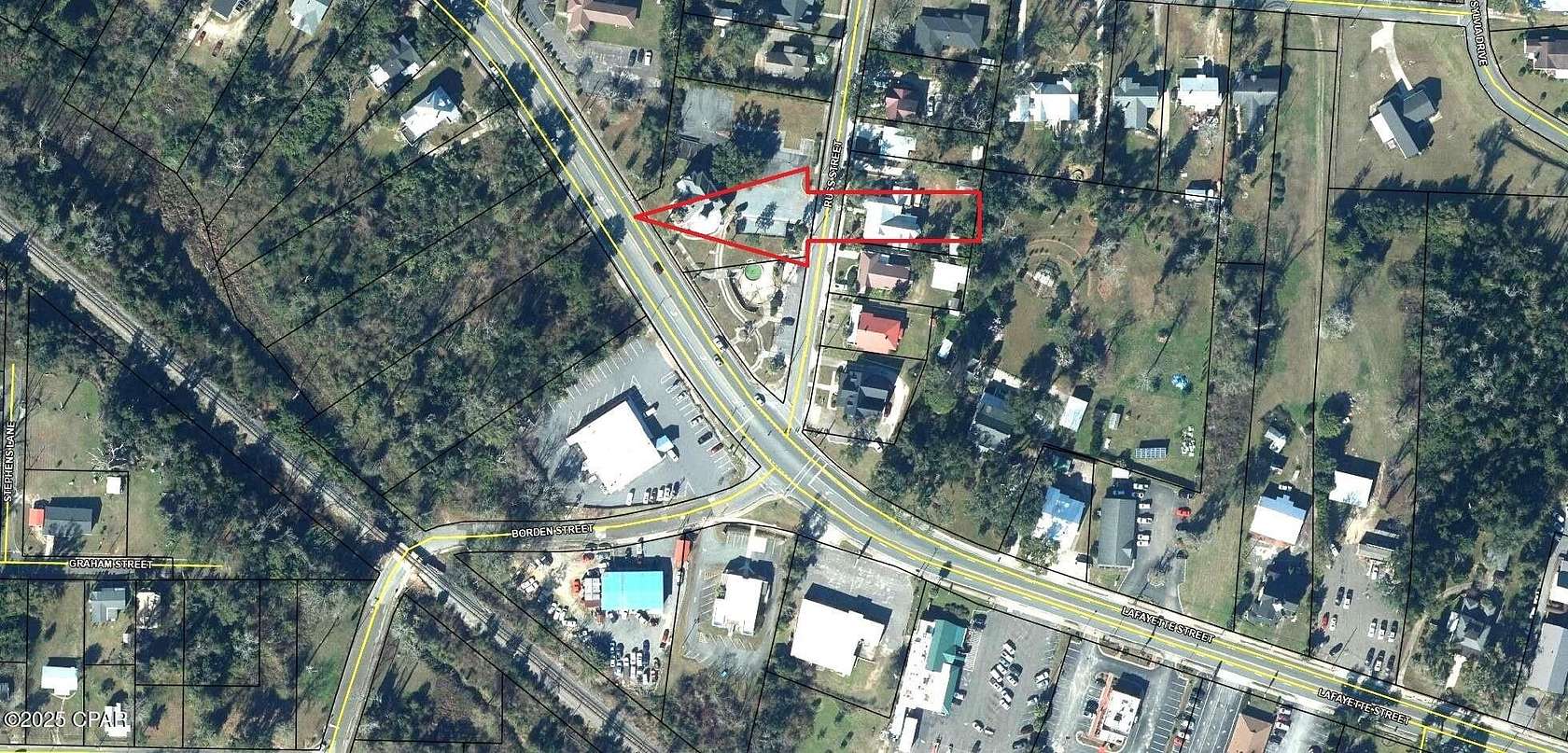 1.23 Acres of Mixed-Use Land for Sale in Marianna, Florida
