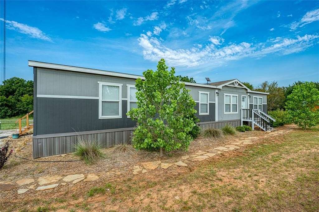 2.5 Acres of Residential Land with Home for Sale in Gainesville, Texas