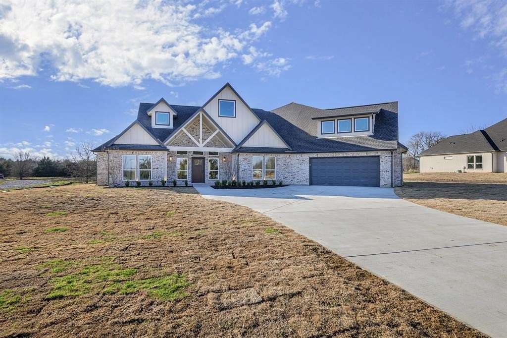 1.74 Acres of Residential Land with Home for Sale in Farmersville, Texas