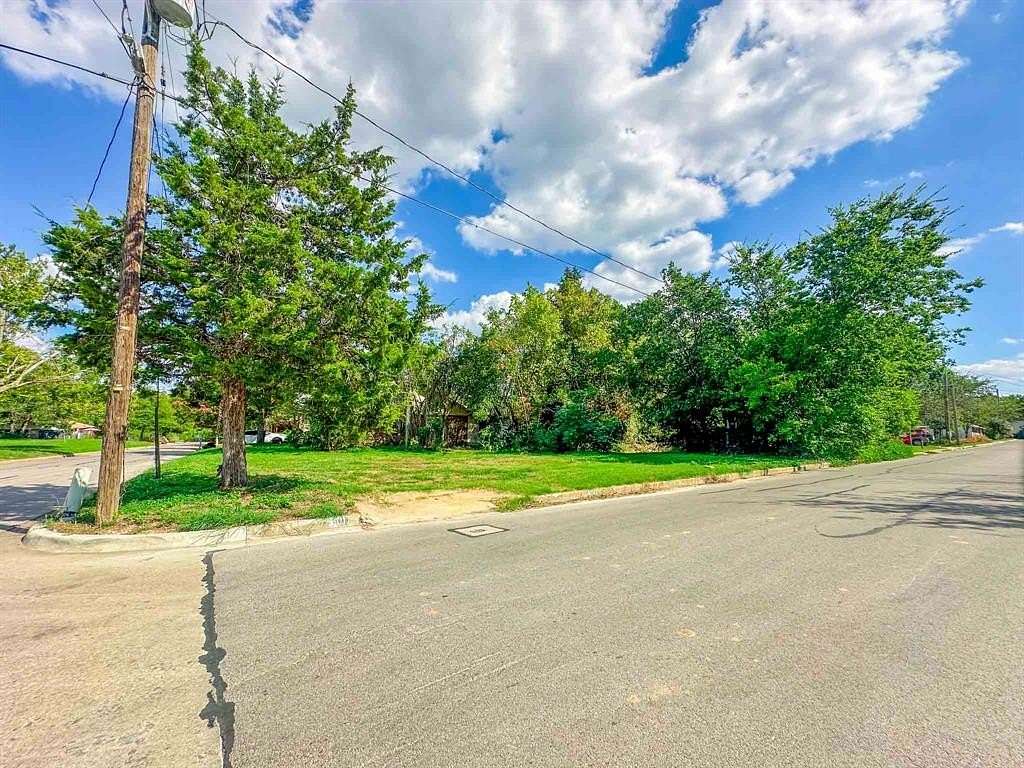 0.09 Acres of Residential Land for Sale in Weatherford, Texas