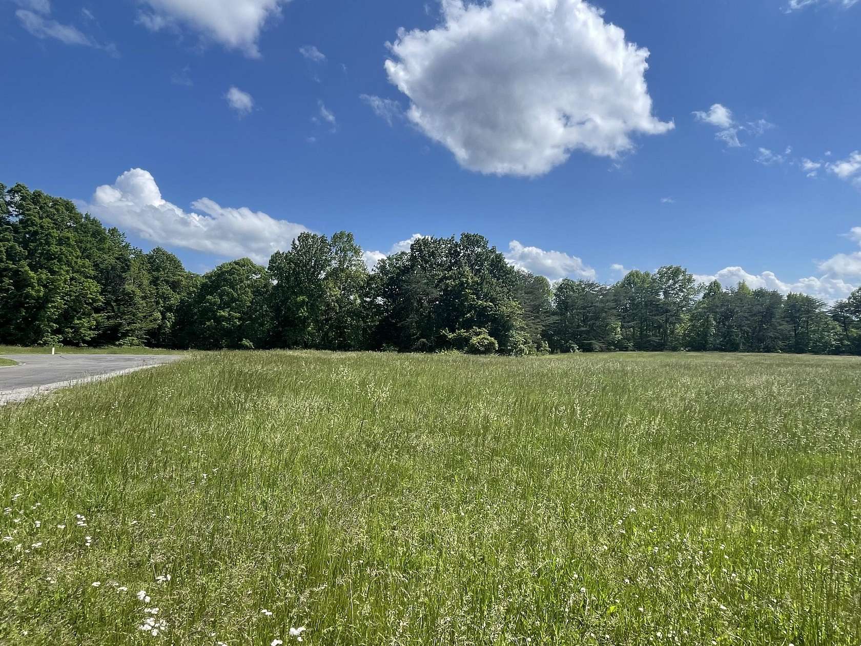 0.83 Acres of Land for Sale in Russell Springs, Kentucky