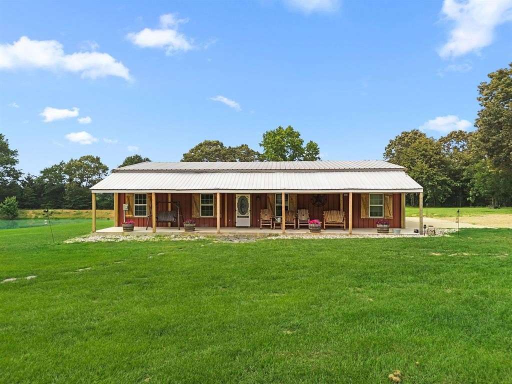 28 Acres of Land with Home for Sale in Athens, Texas