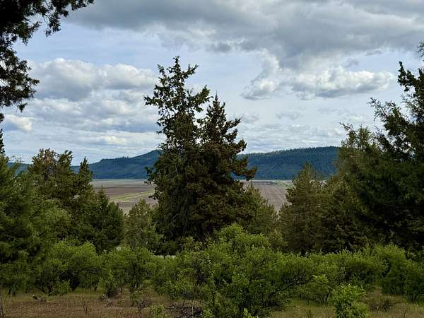 0.78 Acres of Residential Land for Sale in Klamath Falls, Oregon