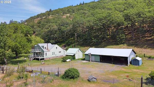 44.7 Acres of Agricultural Land with Home for Sale in Lyle, Washington