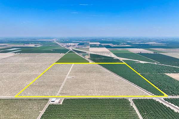 148 Acres of Land for Sale in Selma, California