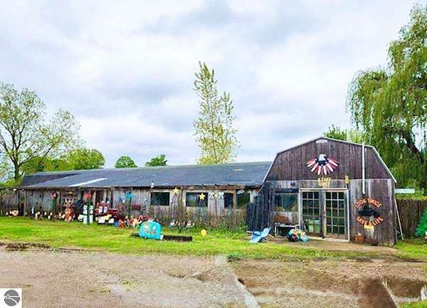 3 Acres of Improved Commercial Land for Sale in Ithaca, Michigan