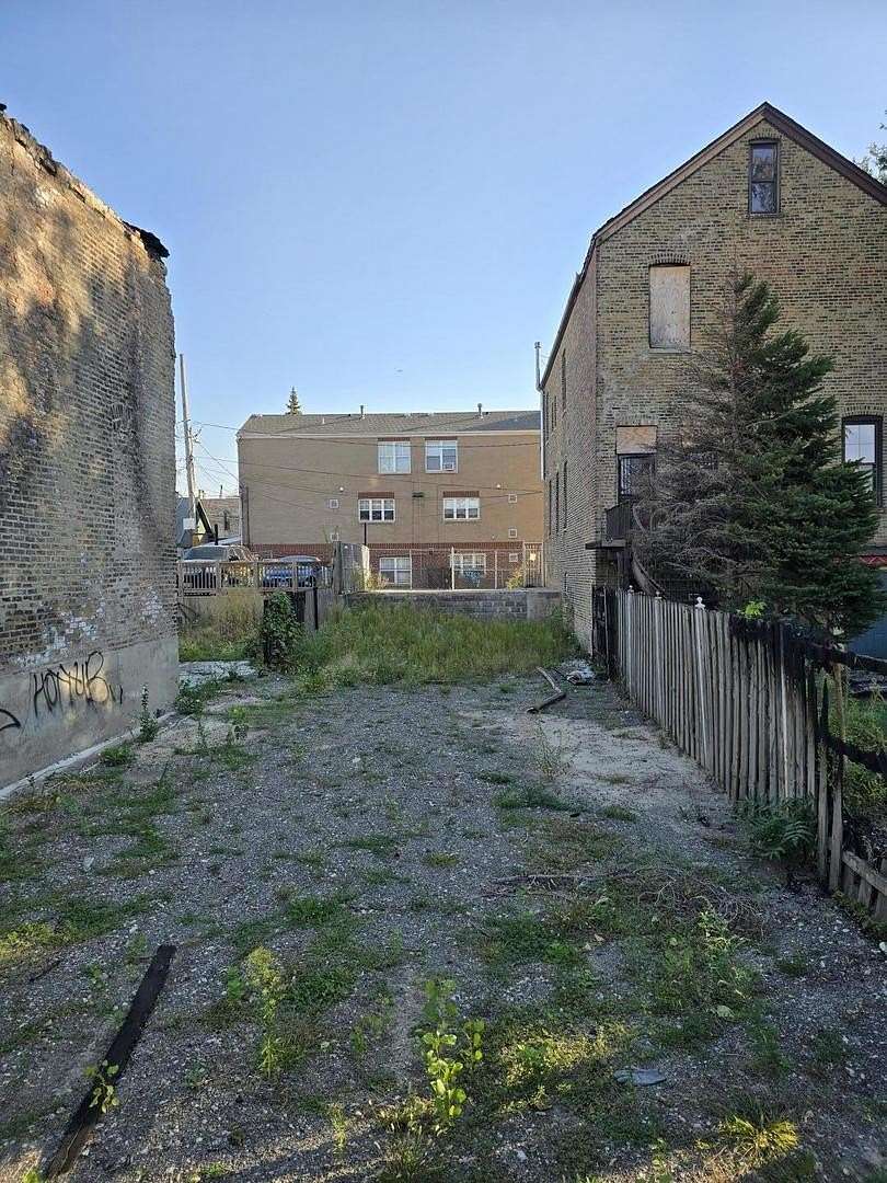 0.06 Acres of Land for Sale in Chicago, Illinois