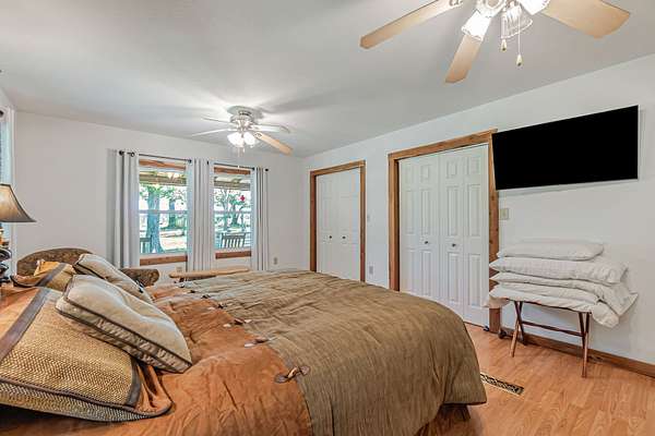 1st Floor Master Bedroom