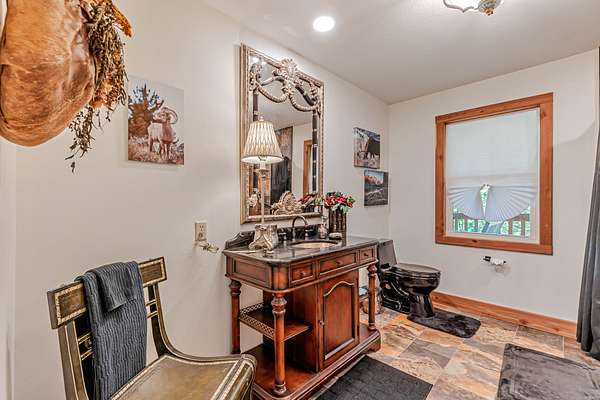 2nd Floor Guest Bathroom