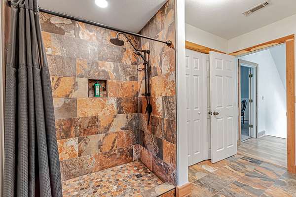 2nd Floor Guest Bathroom