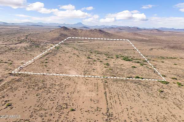 100 Acres of Land for Sale in Tonopah, Arizona