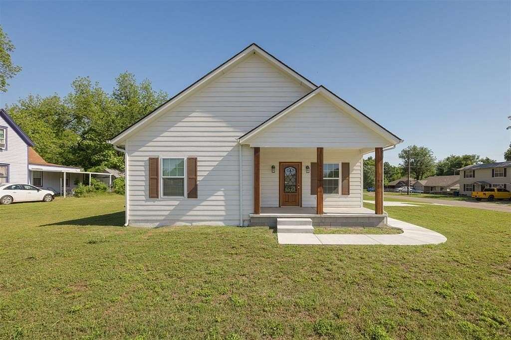 1 Acre of Residential Land with Home for Sale in Guthrie, Oklahoma