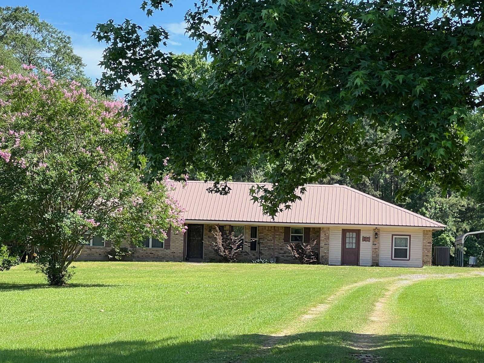 5 Acres of Residential Land with Home for Sale in Mansfield, Louisiana