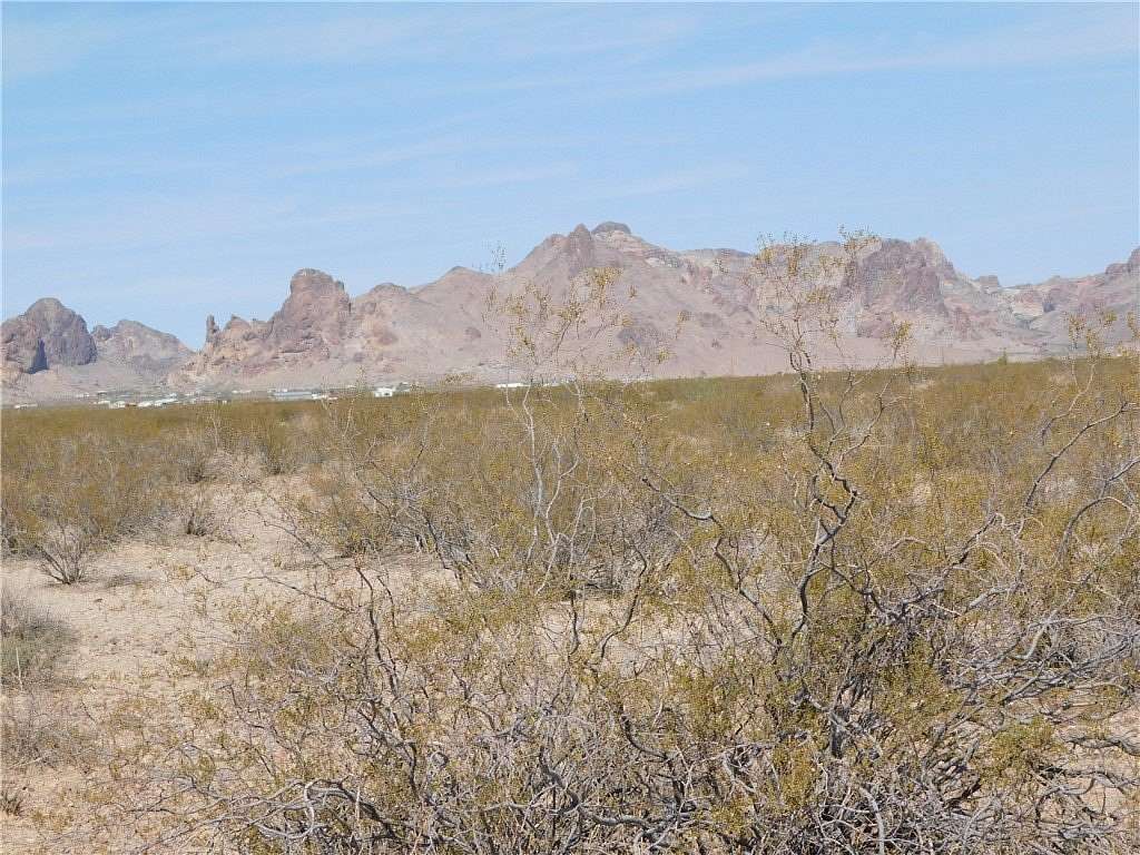 2.2 Acres of Residential Land for Sale in Golden Valley, Arizona