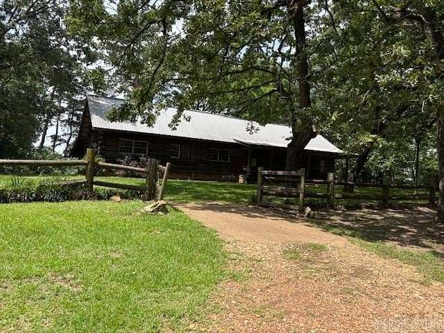 5 Acres of Residential Land with Home for Sale in Lewisville, Arkansas