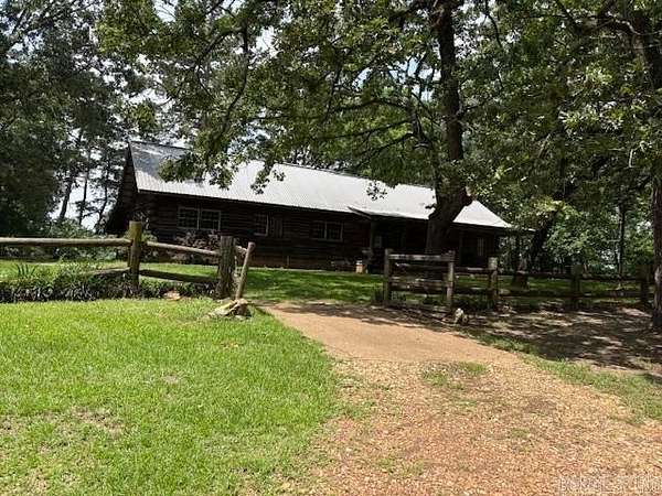 5 Acres of Residential Land with Home for Sale in Lewisville, Arkansas