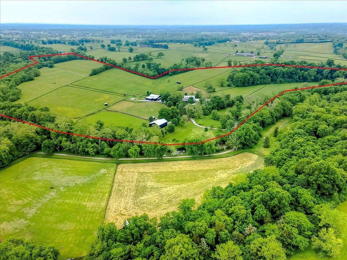 86 Acres of Land with Home for Sale in Nicholasville, Kentucky