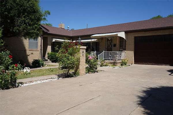 2 Acres of Residential Land with Home for Sale in Guymon, Oklahoma