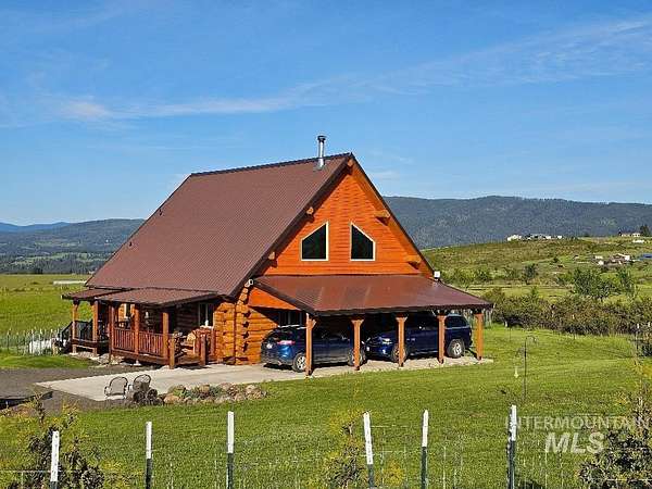 5.34 Acres of Residential Land with Home for Sale in Grangeville, Idaho