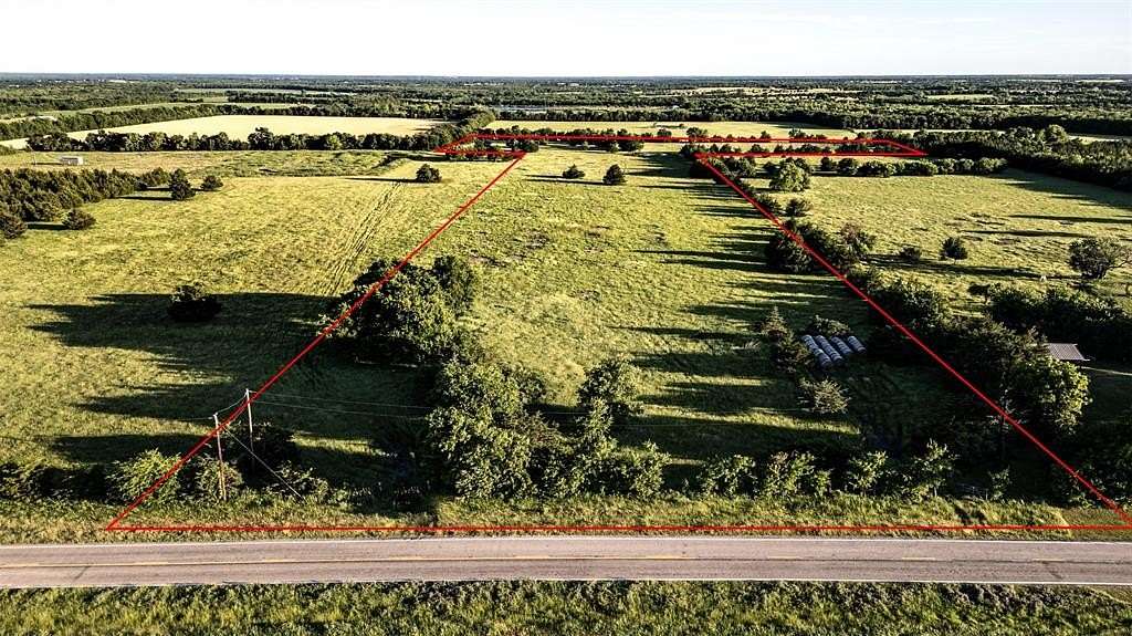 22.8 Acres of Agricultural Land for Sale in Commerce, Texas